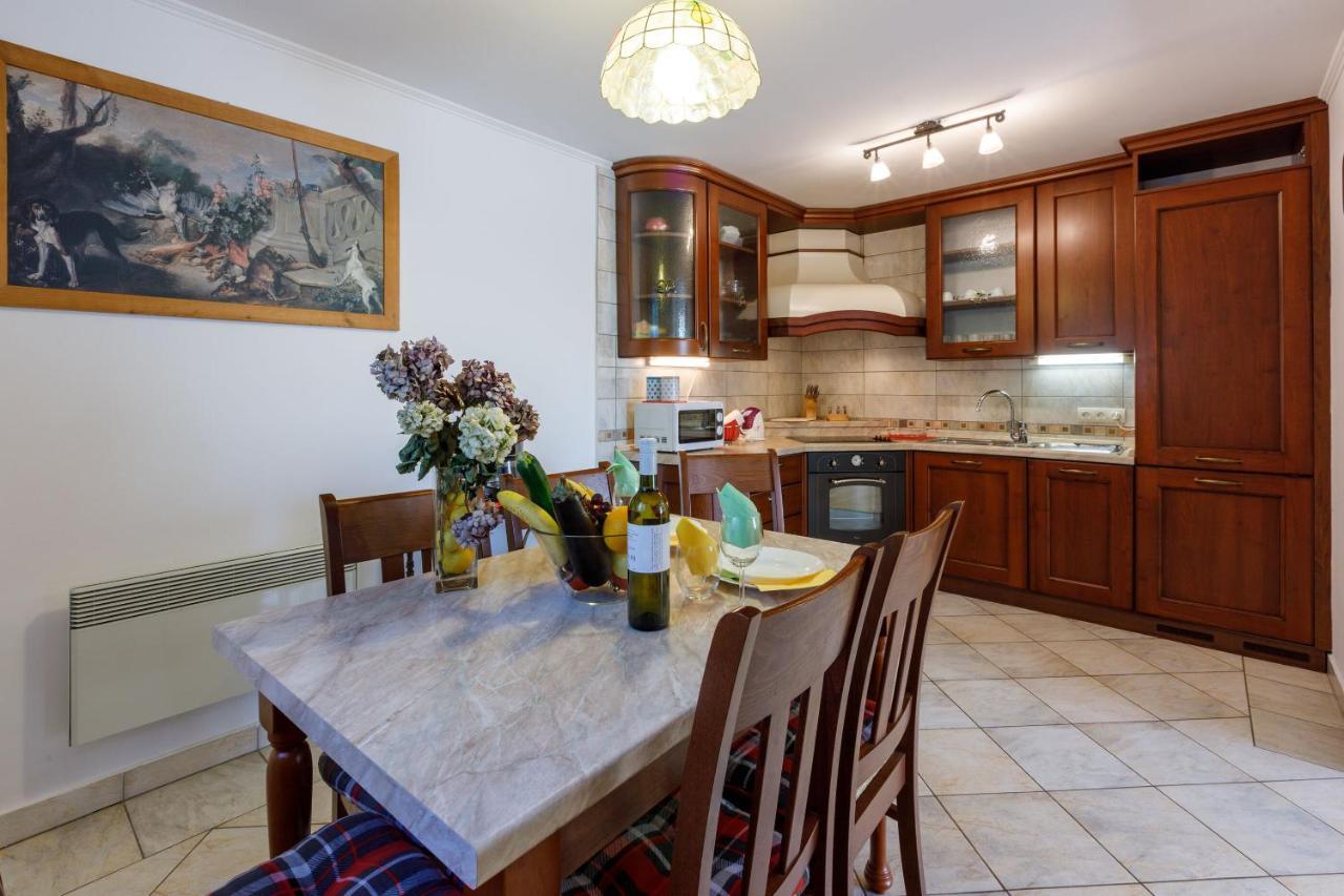 Apartments Robic Selce Exterior photo