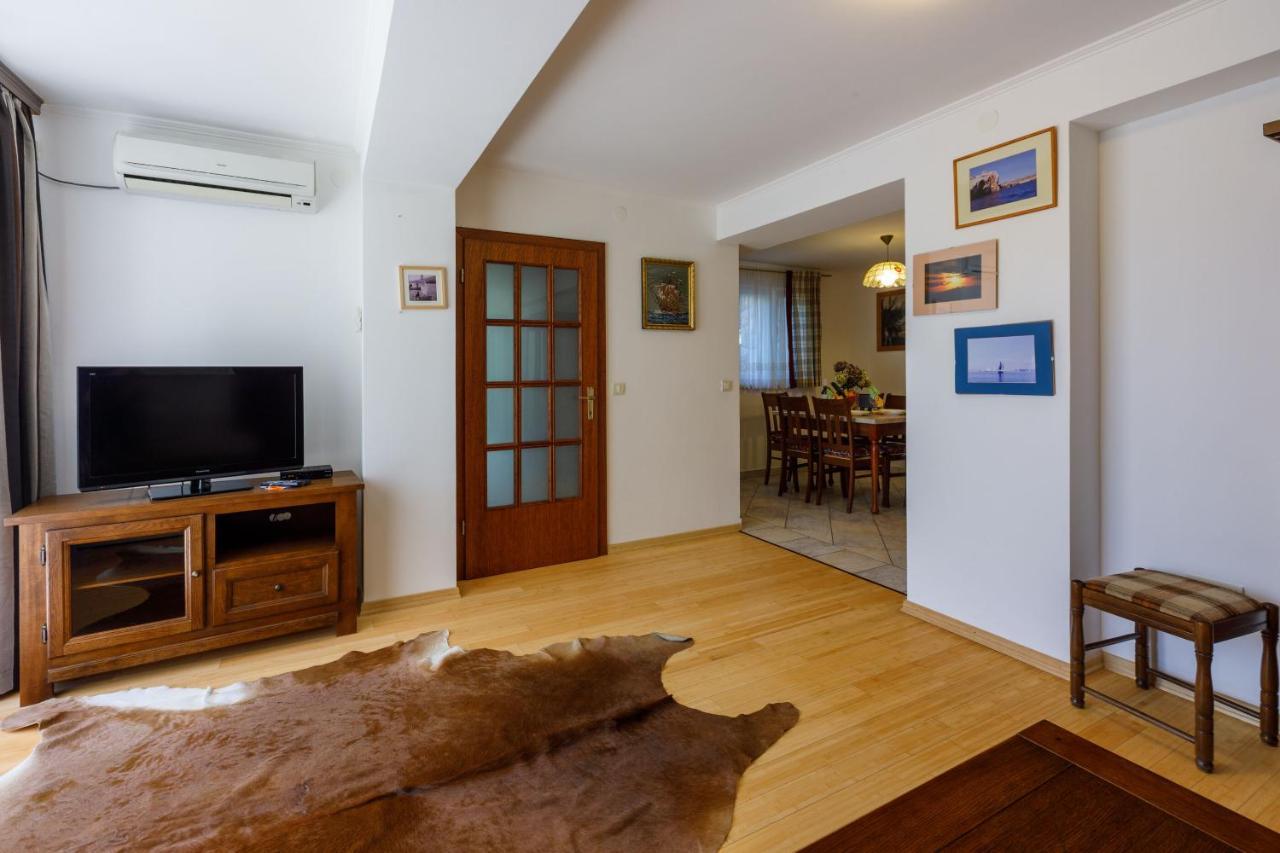 Apartments Robic Selce Exterior photo