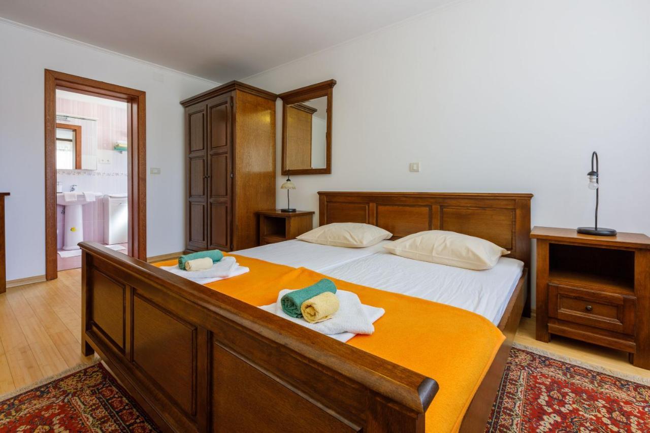 Apartments Robic Selce Exterior photo