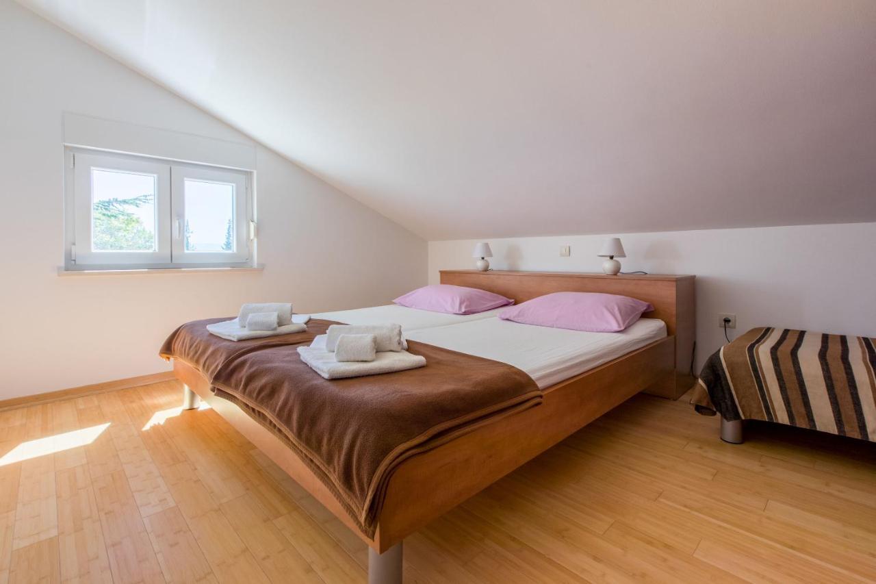Apartments Robic Selce Exterior photo