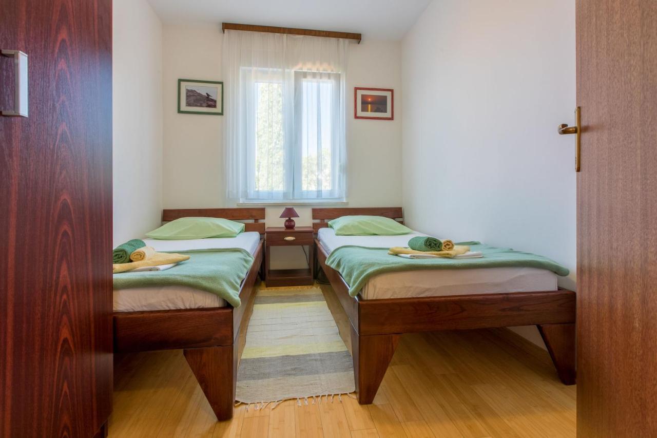 Apartments Robic Selce Exterior photo