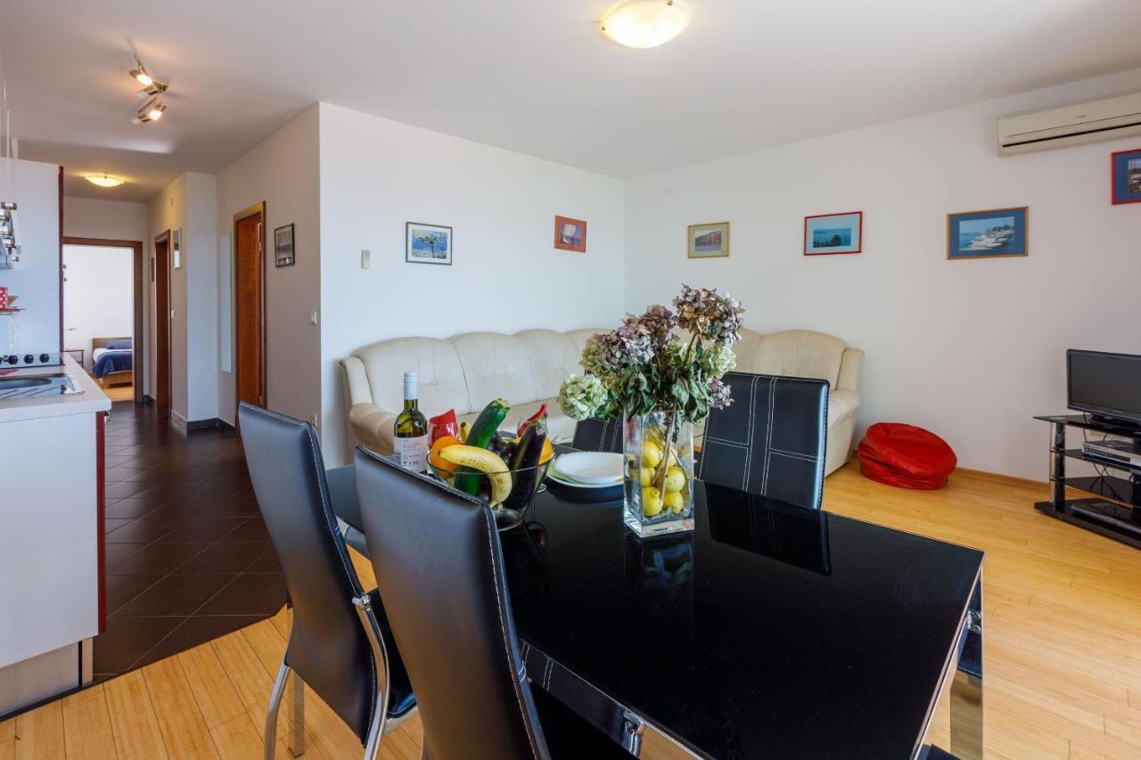 Apartments Robic Selce Exterior photo
